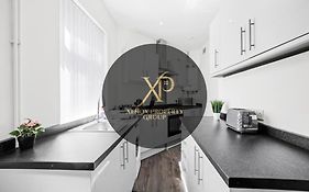 Modern Equipped 4 Bedroom House In Central Stoke-Free Parking